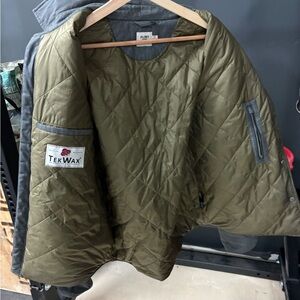 Flint and Tinder. Men’s size medium.